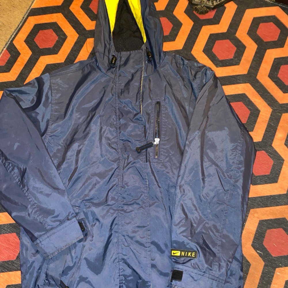 Nike Men's Navy Windbreaker with Yellow Accents